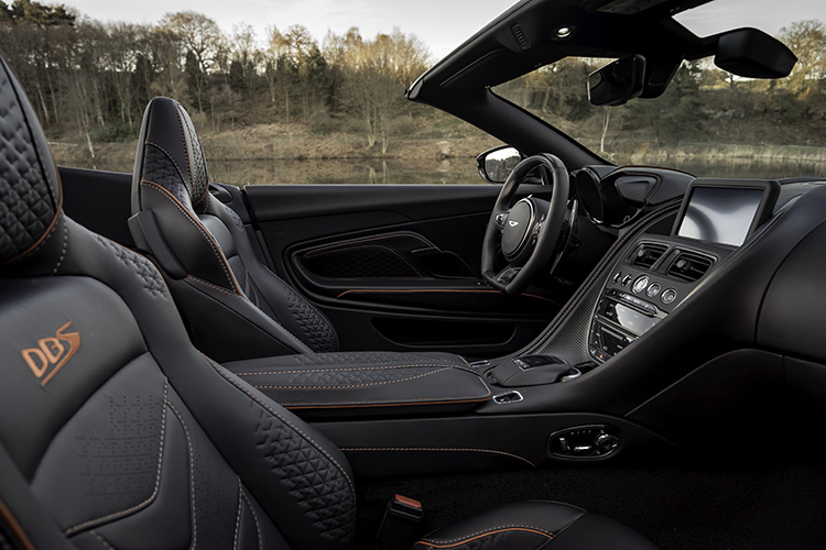 DBS Superleggera Volante