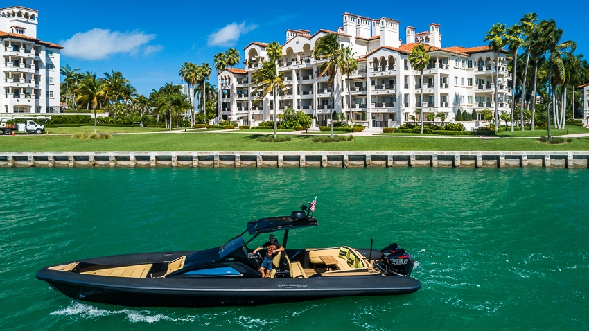 technohull explorer 40 Miami